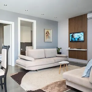 Palm Apartment-suite Vlorë